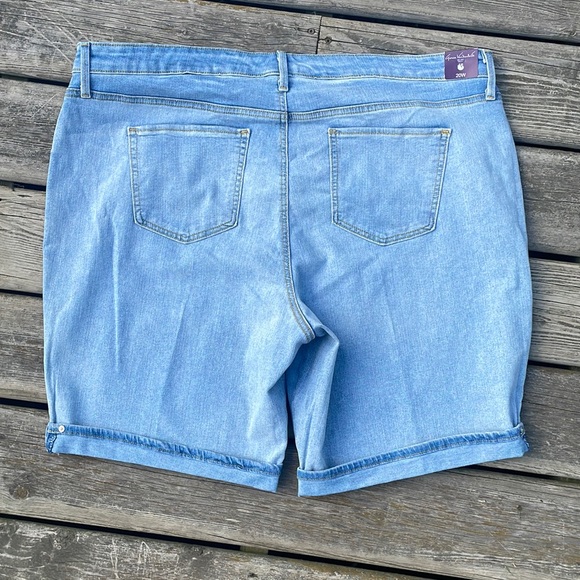NWT Gloria Vanderbilt Morocco Mid Rise Bermuda Denim Shorts - Picture 5 of 8